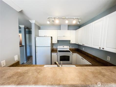33020 10th Avenue SW Federal Way WA 98023