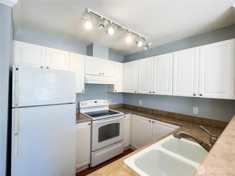 33020 10th Avenue SW Federal Way WA 98023