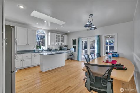 10709 Woodland Avenue E Puyallup WA 98373