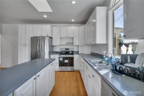 10709 Woodland Avenue E Puyallup WA 98373