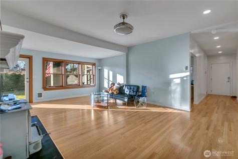 10709 Woodland Avenue E Puyallup WA 98373