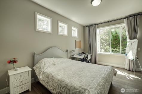 950 211th Place SE Sammamish WA 98075
