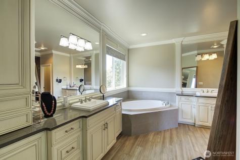 950 211th Place SE Sammamish WA 98075