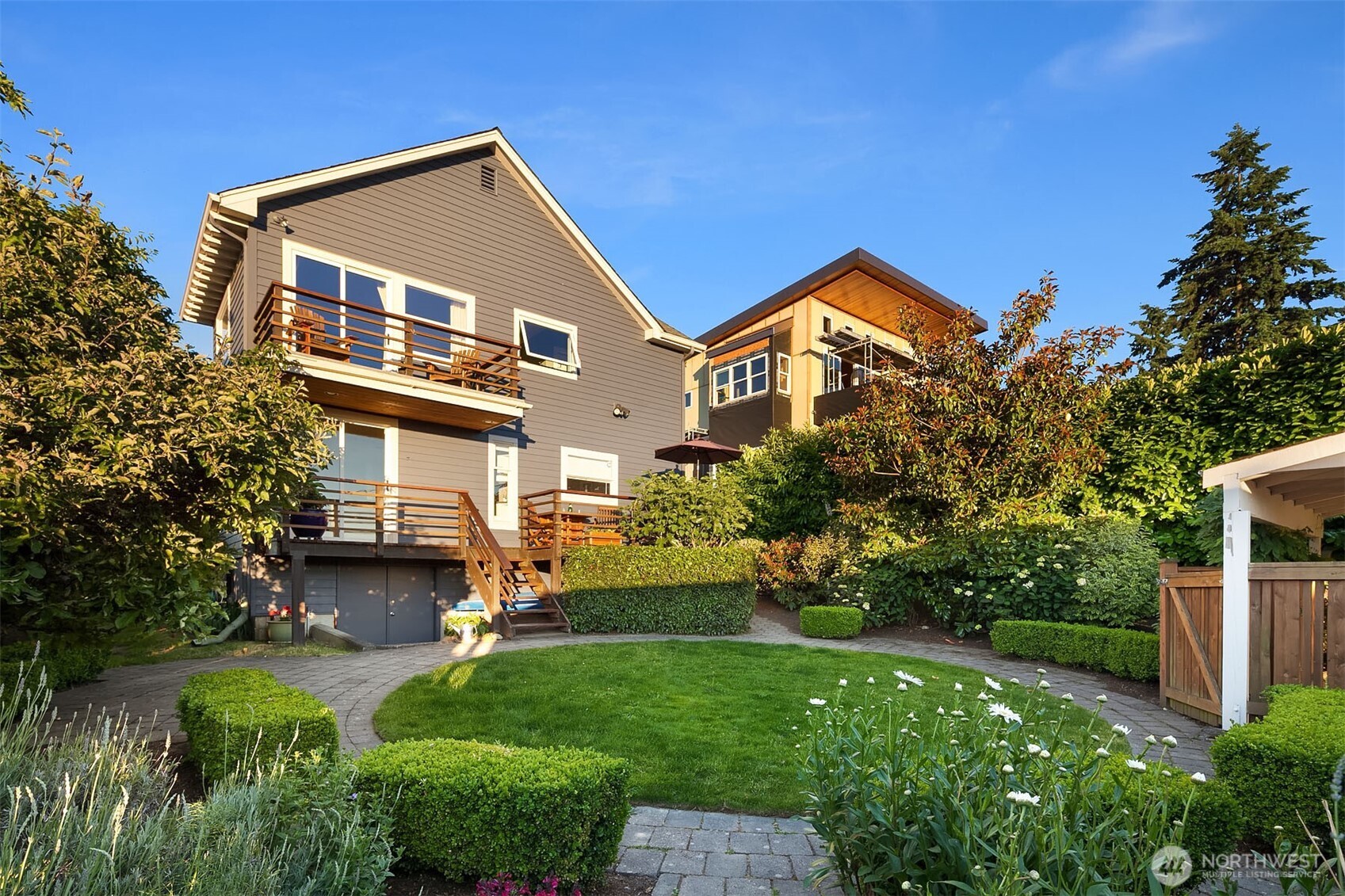 3627 12th Avenue W Seattle WA 98119