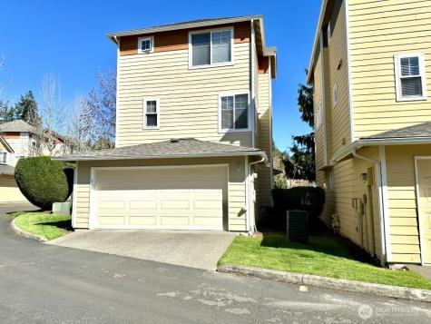 515 225th Place NE Sammamish WA 98074