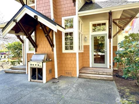 515 225th Place NE Sammamish WA 98074