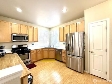 515 225th Place NE Sammamish WA 98074