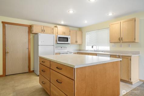 8121 NE 126th Street Kirkland WA 98034