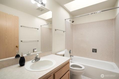 8121 NE 126th Street Kirkland WA 98034