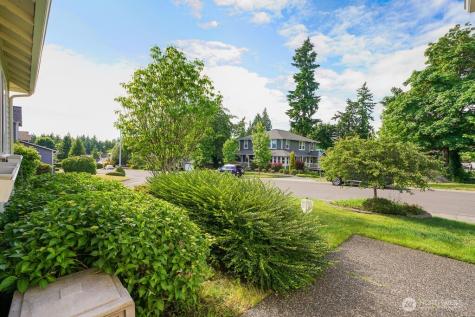 8121 NE 126th Street Kirkland WA 98034