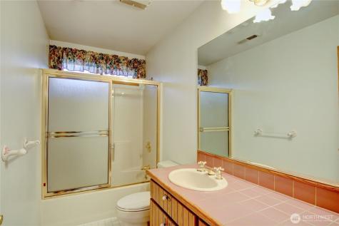 2207 N Trumpeter Drive Mount Vernon WA 98273