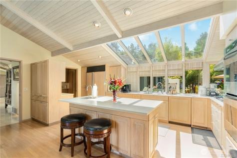8428 N Mercer Way Mercer Island WA 98040