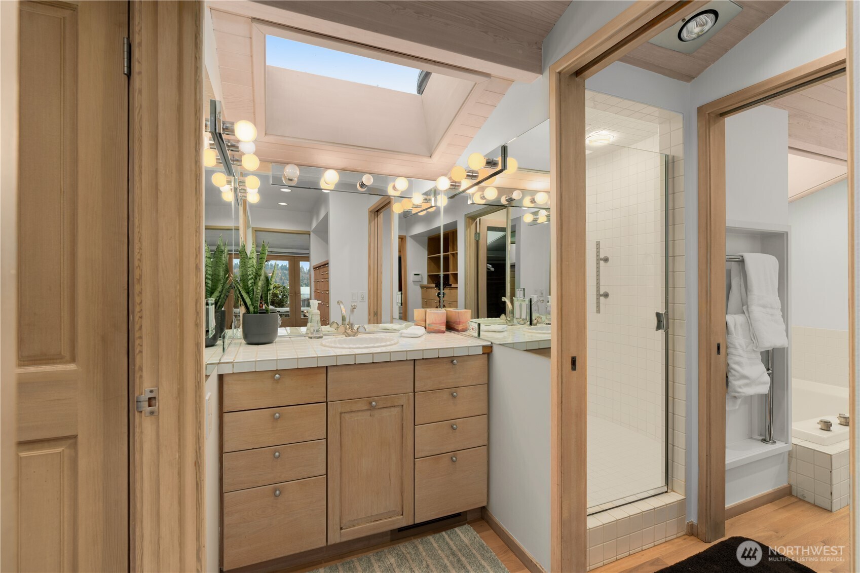 8428 N Mercer Way Mercer Island WA 98040