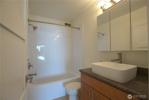 6401 Lake Washington Boulevard NE Kirkland WA 98033