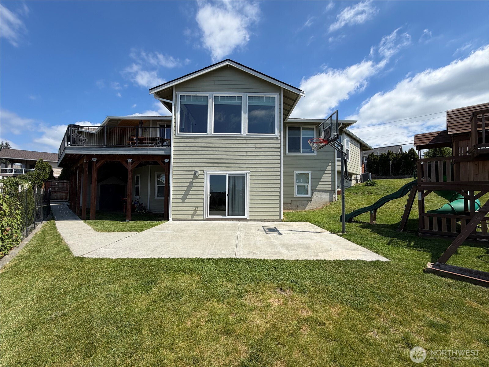 8212 72nd Place NE Marysville WA 98270