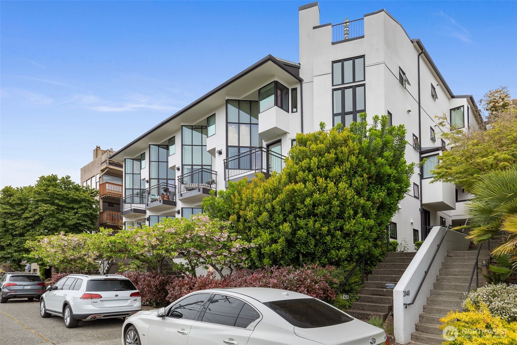 2048 13th Avenue W Seattle WA 98119