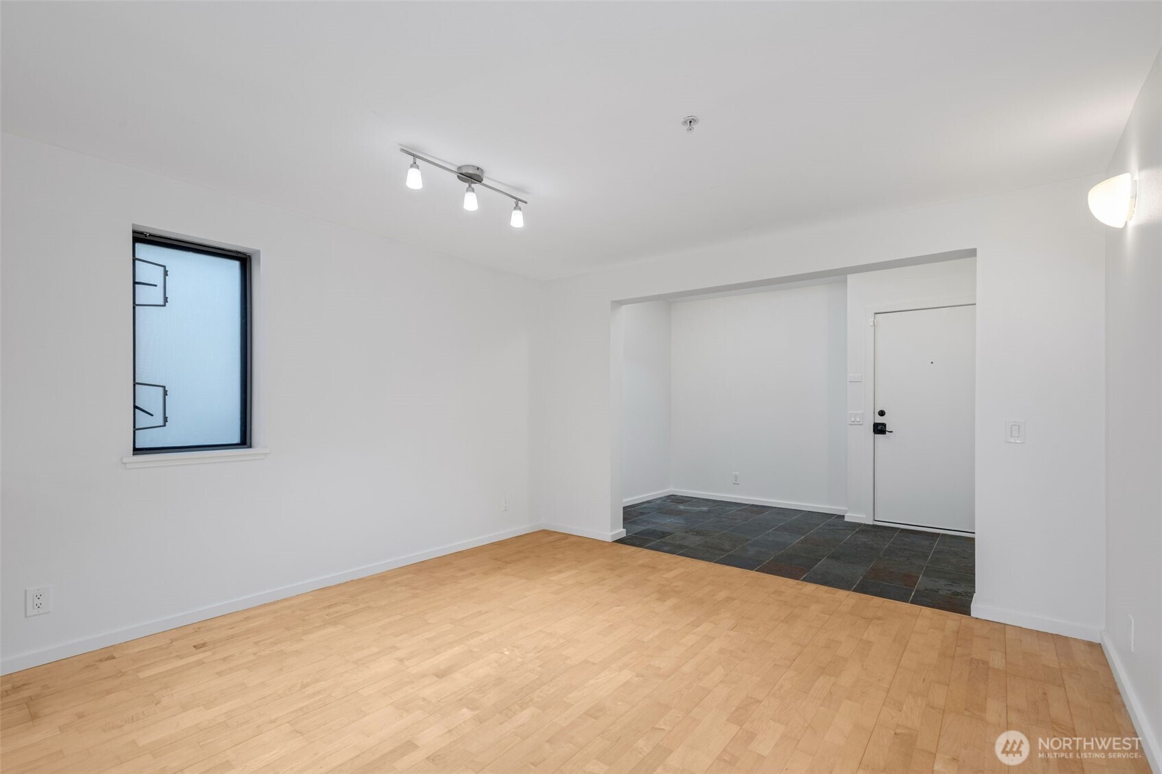 2048 13th Avenue W Seattle WA 98119