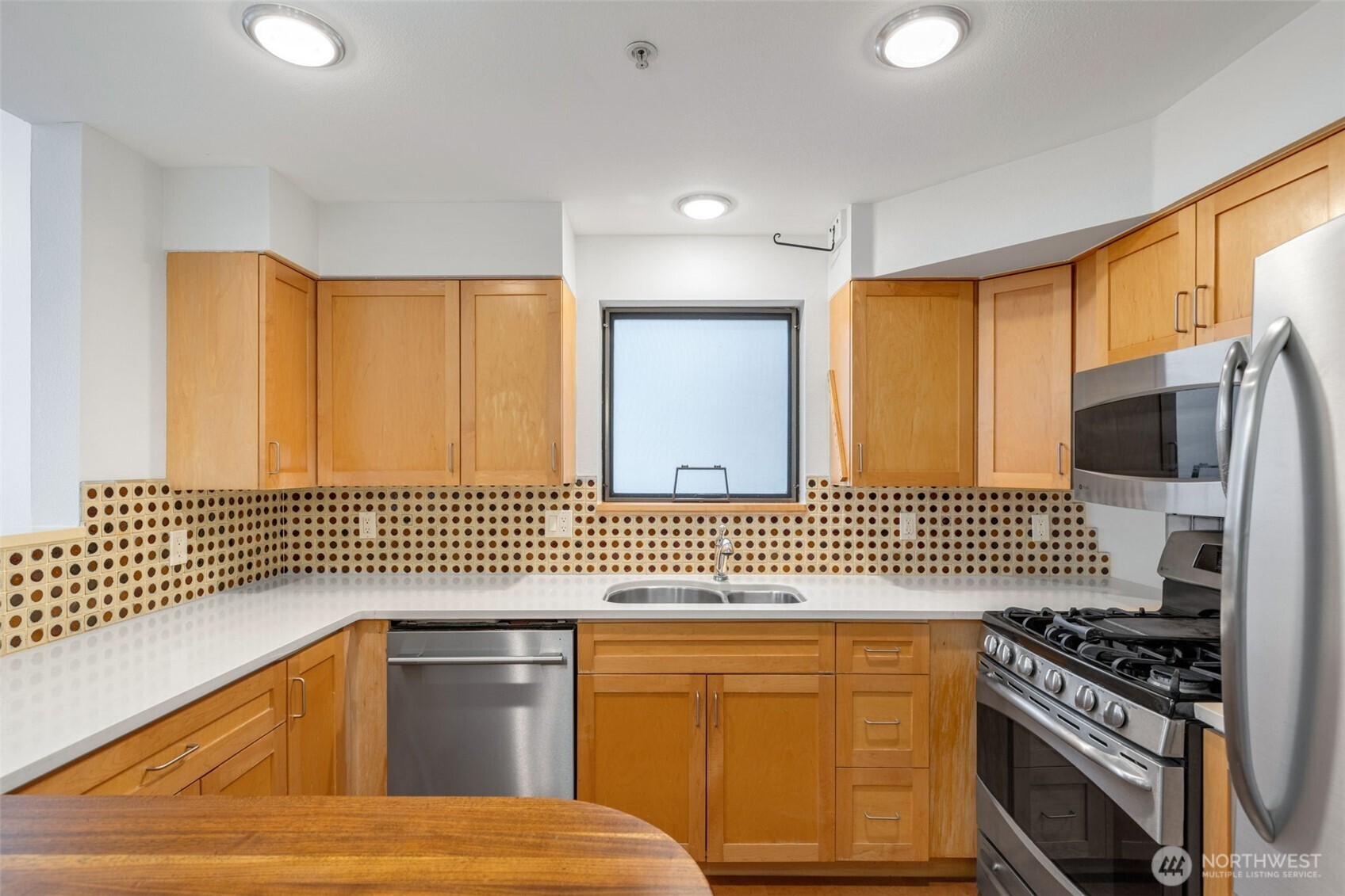 2048 13th Avenue W Seattle WA 98119