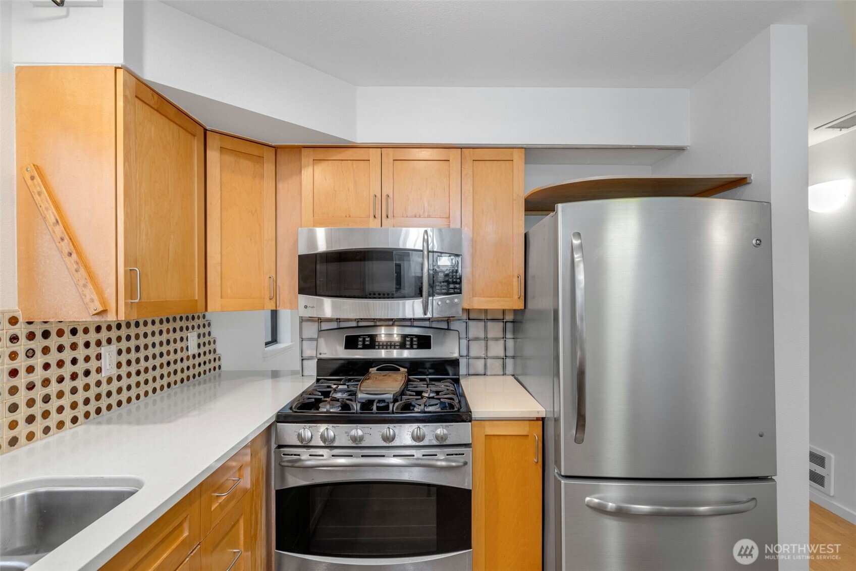 2048 13th Avenue W Seattle WA 98119