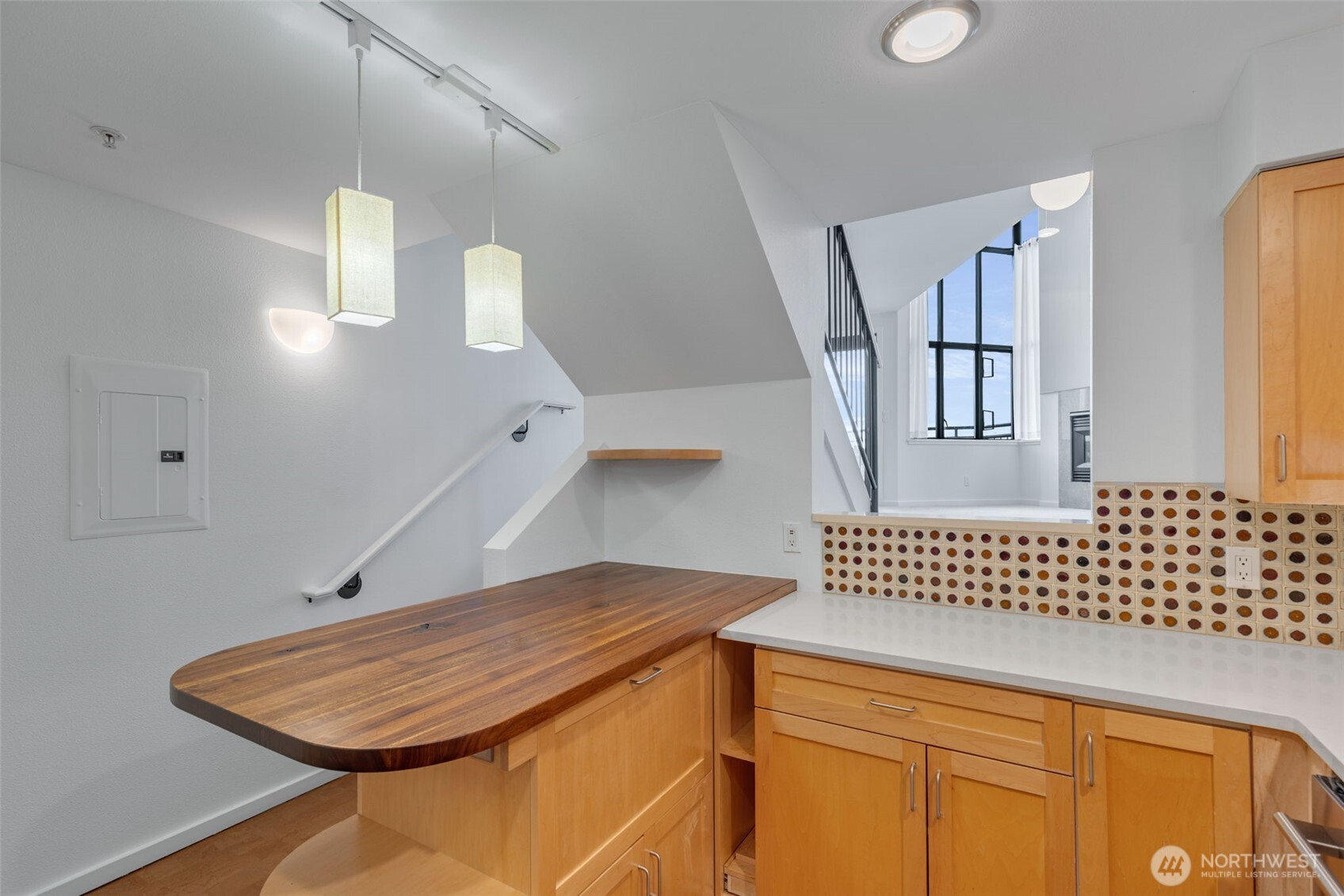 2048 13th Avenue W Seattle WA 98119