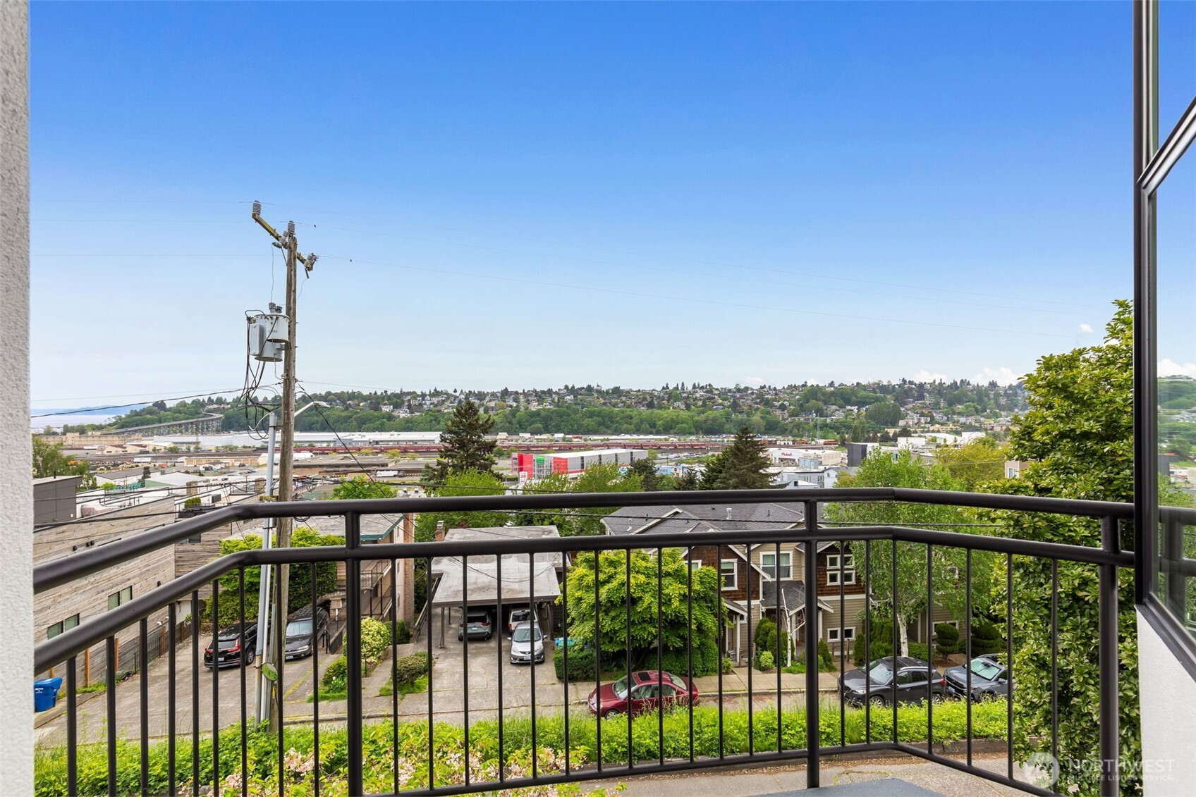 2048 13th Avenue W Seattle WA 98119
