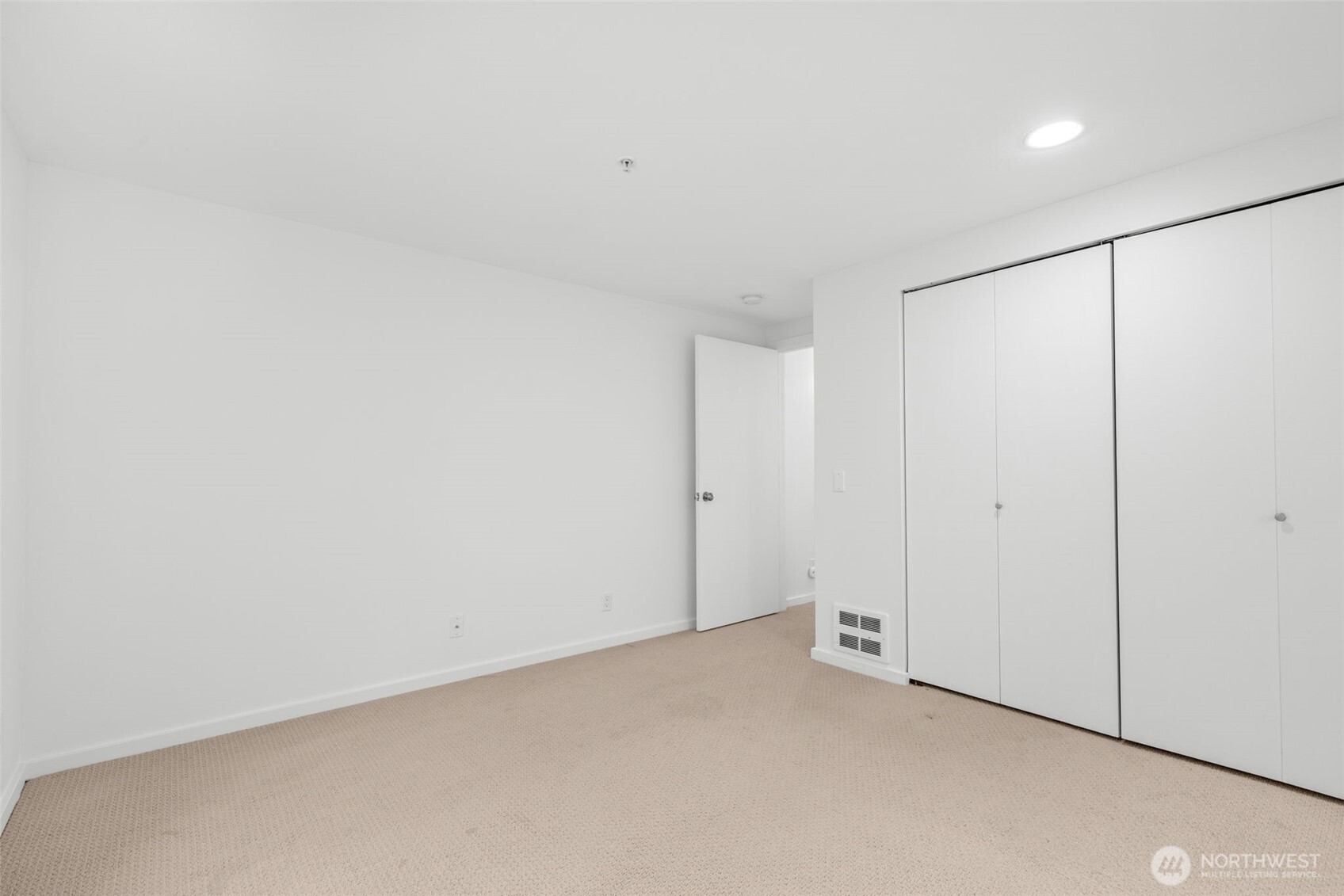 2048 13th Avenue W Seattle WA 98119