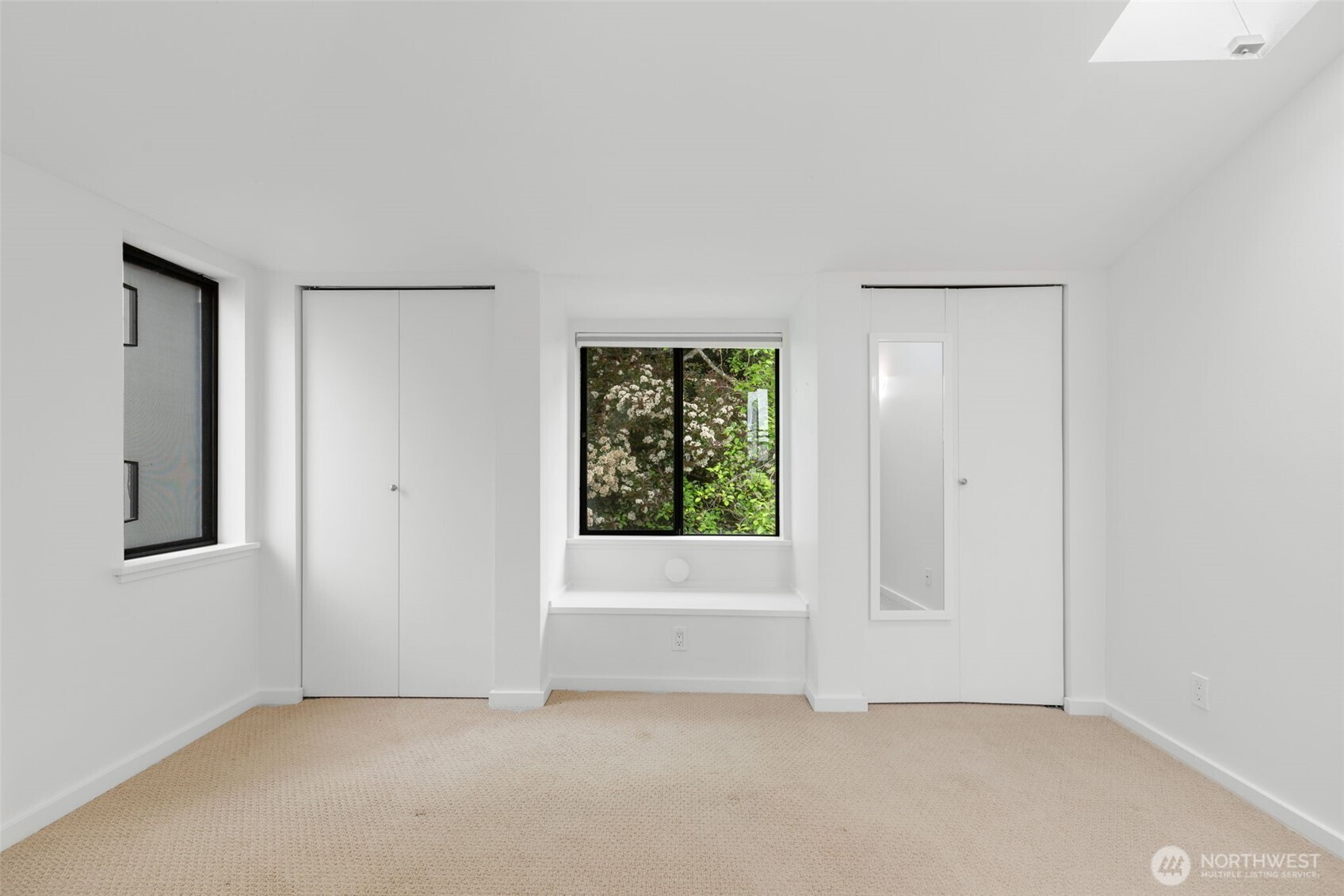 2048 13th Avenue W Seattle WA 98119
