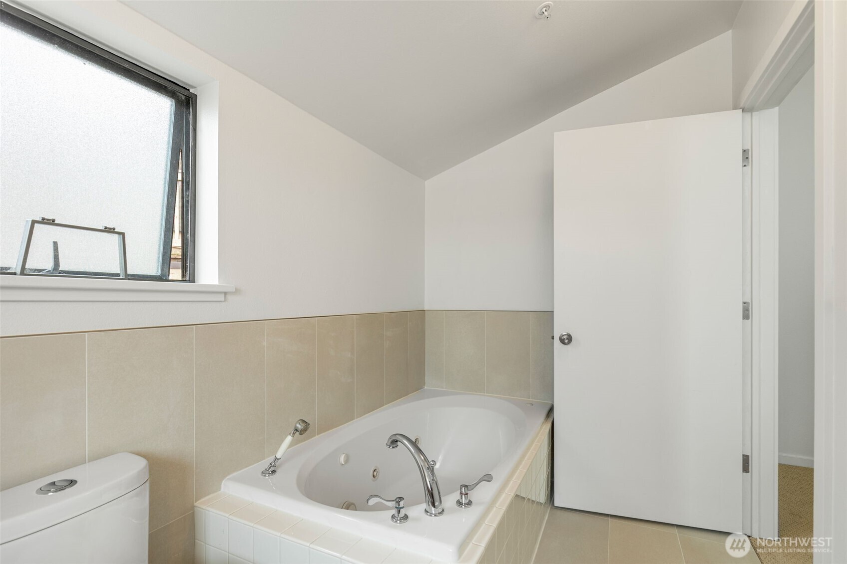 2048 13th Avenue W Seattle WA 98119
