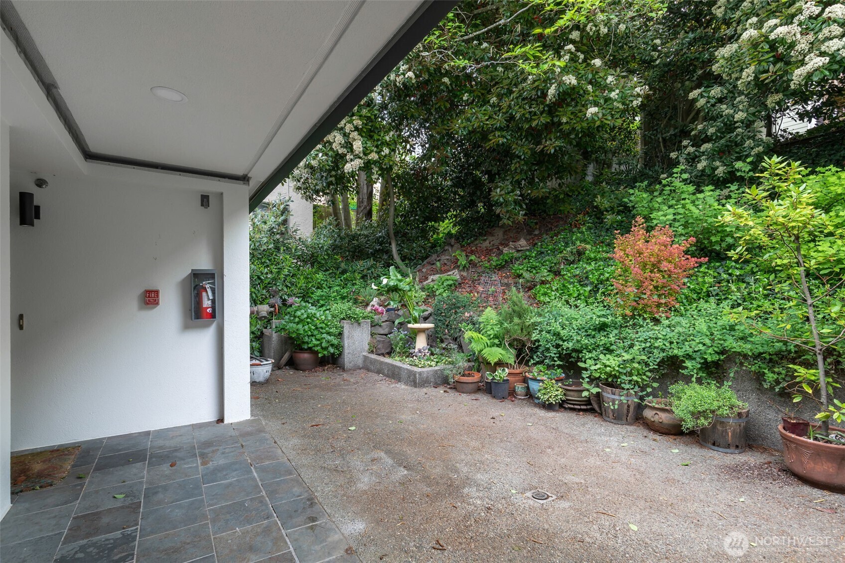 2048 13th Avenue W Seattle WA 98119