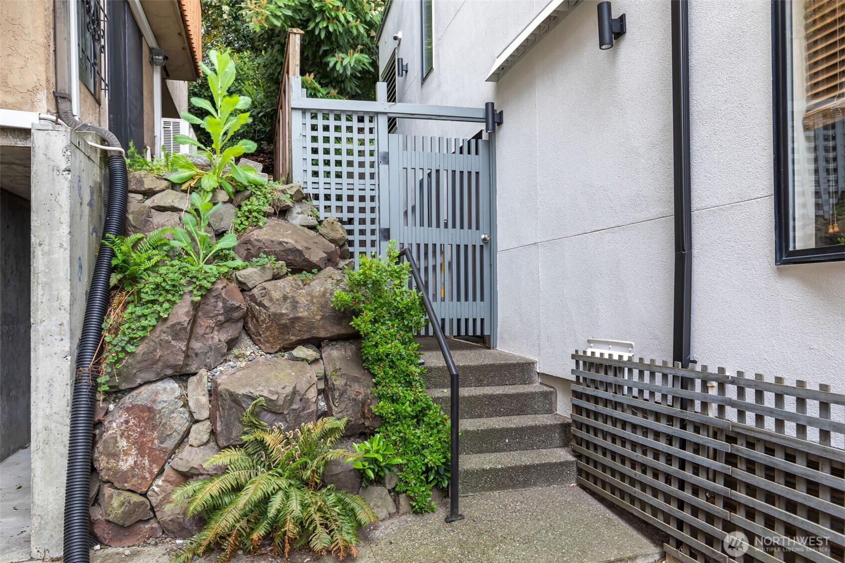 2048 13th Avenue W Seattle WA 98119