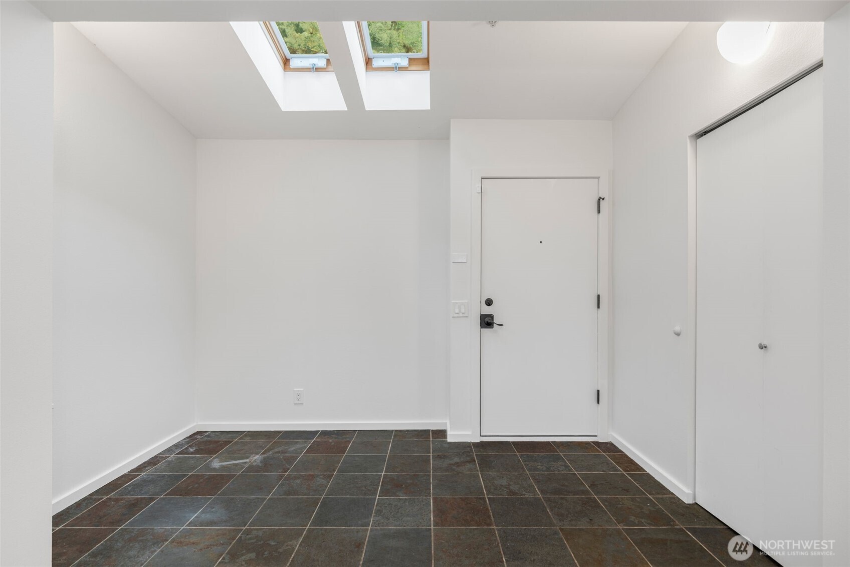 2048 13th Avenue W Seattle WA 98119