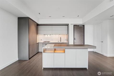 838 Avenue Square NE Bellevue WA 98004