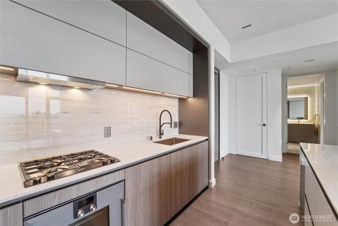 838 Avenue Square NE Bellevue WA 98004