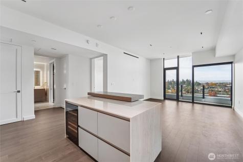 838 Avenue Square NE Bellevue WA 98004