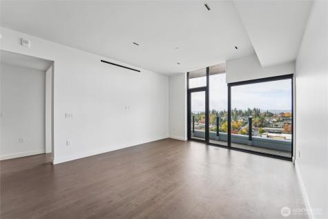 838 Avenue Square NE Bellevue WA 98004