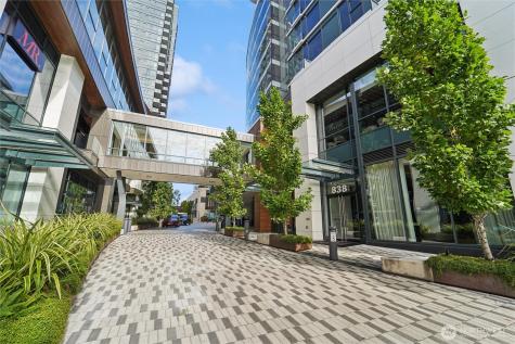 838 Avenue Square NE Bellevue WA 98004