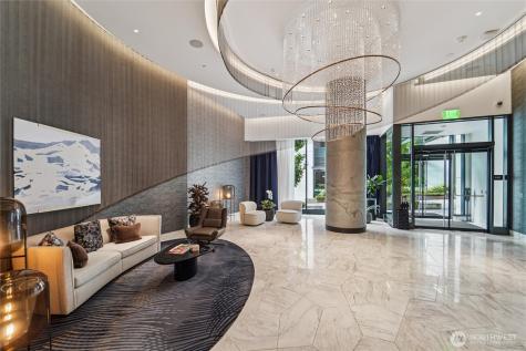 838 Avenue Square NE Bellevue WA 98004