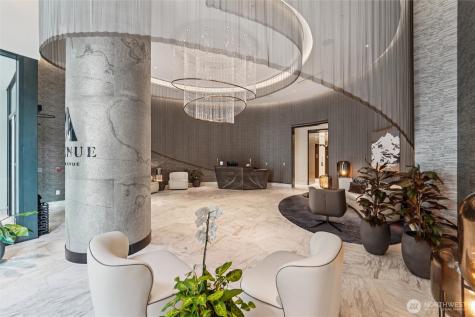 838 Avenue Square NE Bellevue WA 98004