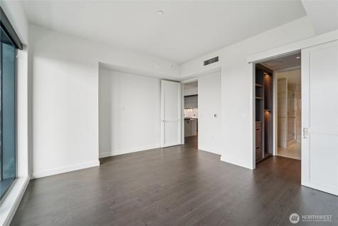 838 Avenue Square NE Bellevue WA 98004