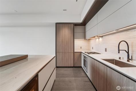 838 Avenue Square NE Bellevue WA 98004