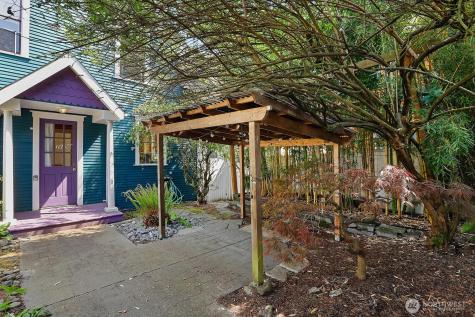 137 23 Avenue E Seattle WA 98112