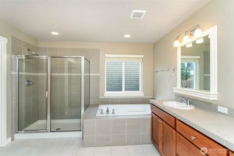 722 201st Place SW Lynnwood WA 98036