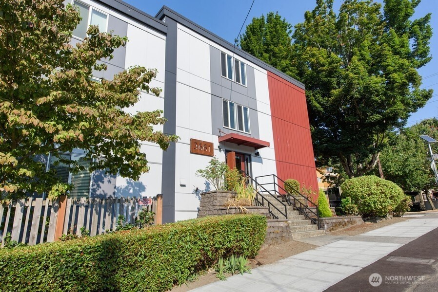 3661 Phinney Ave N Seattle WA 98103