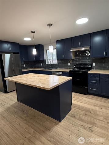 21330 Cypress Way Lynnwood WA 98036
