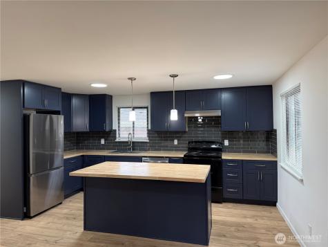 21330 Cypress Way Lynnwood WA 98036