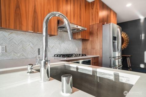 2033 2nd Avenue Seattle WA 98121