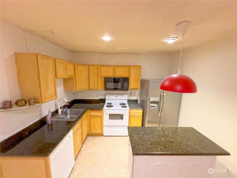 977 Graham Avenue NE Renton WA 98059