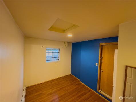 977 Graham Avenue NE Renton WA 98059