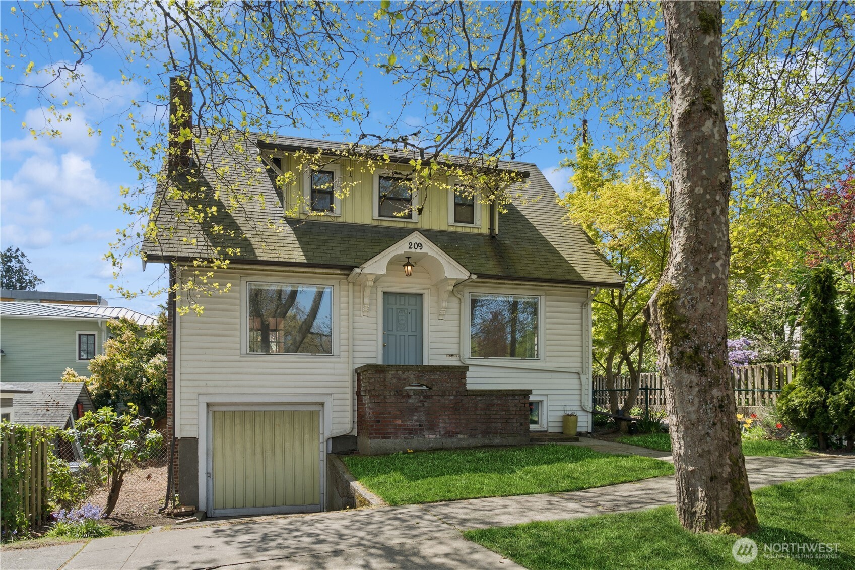 209 W Blaine Street Seattle WA 98119