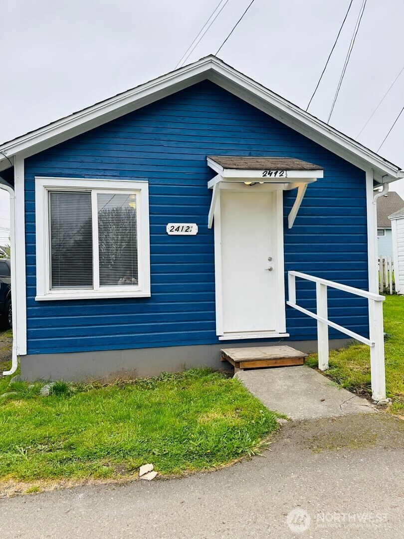 2412 Everett Avenue Everett WA 98201